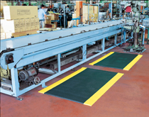 加工流水線(xiàn)工業(yè)抗疲勞地墊 經(jīng)濟(jì)型工廠車(chē)間防滑抗疲勞地墊