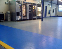 什么是耐磨防滑地磚？什么樣的地磚防滑又耐磨？防滑耐磨地板磚哪個品牌好？